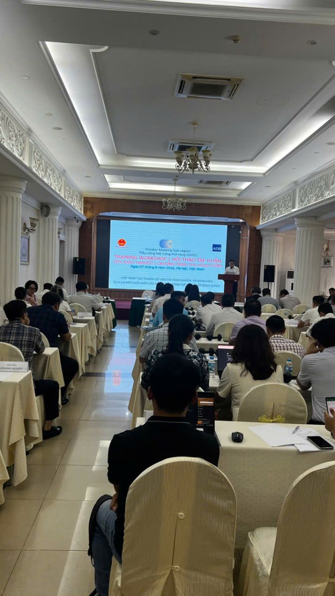 Bà Phan Thị Thu Hiền - Phó Cục trưởng Cục Đường bộ Việt Nam phát biểu