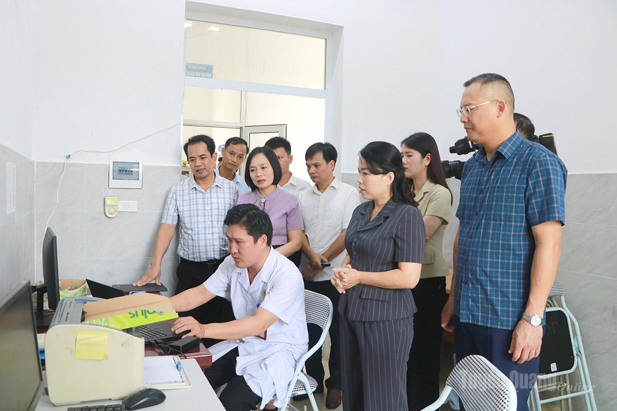 Đoàn ĐBQH tỉnh khảo sát hoạt động các đơn vị sự nghiệp công lập tại xã Quang Bình