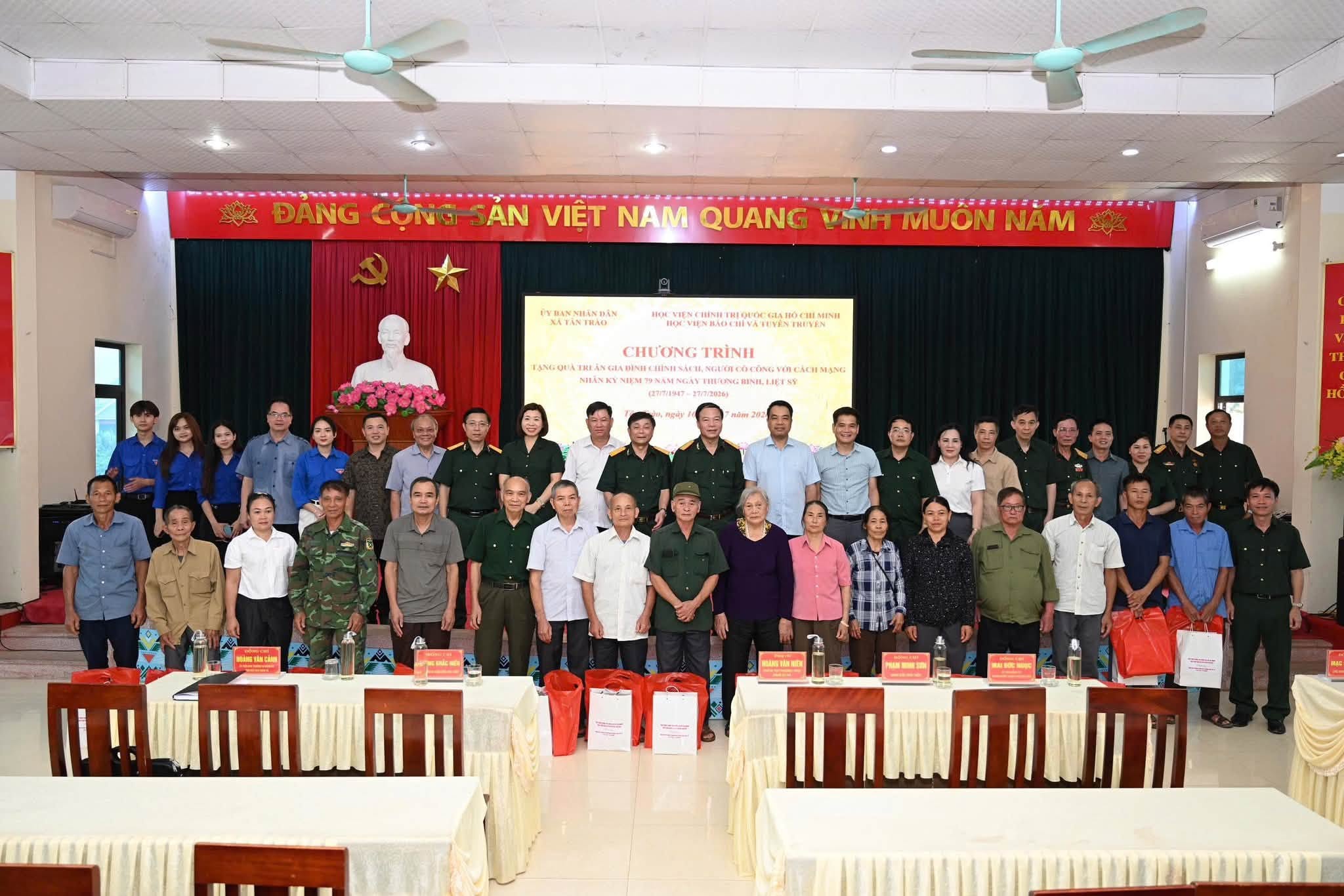 Học viện Báo chí và Tuyên truyền tổ chức chương trình về nguồn, tri ân người có công tại xã Tân Trào