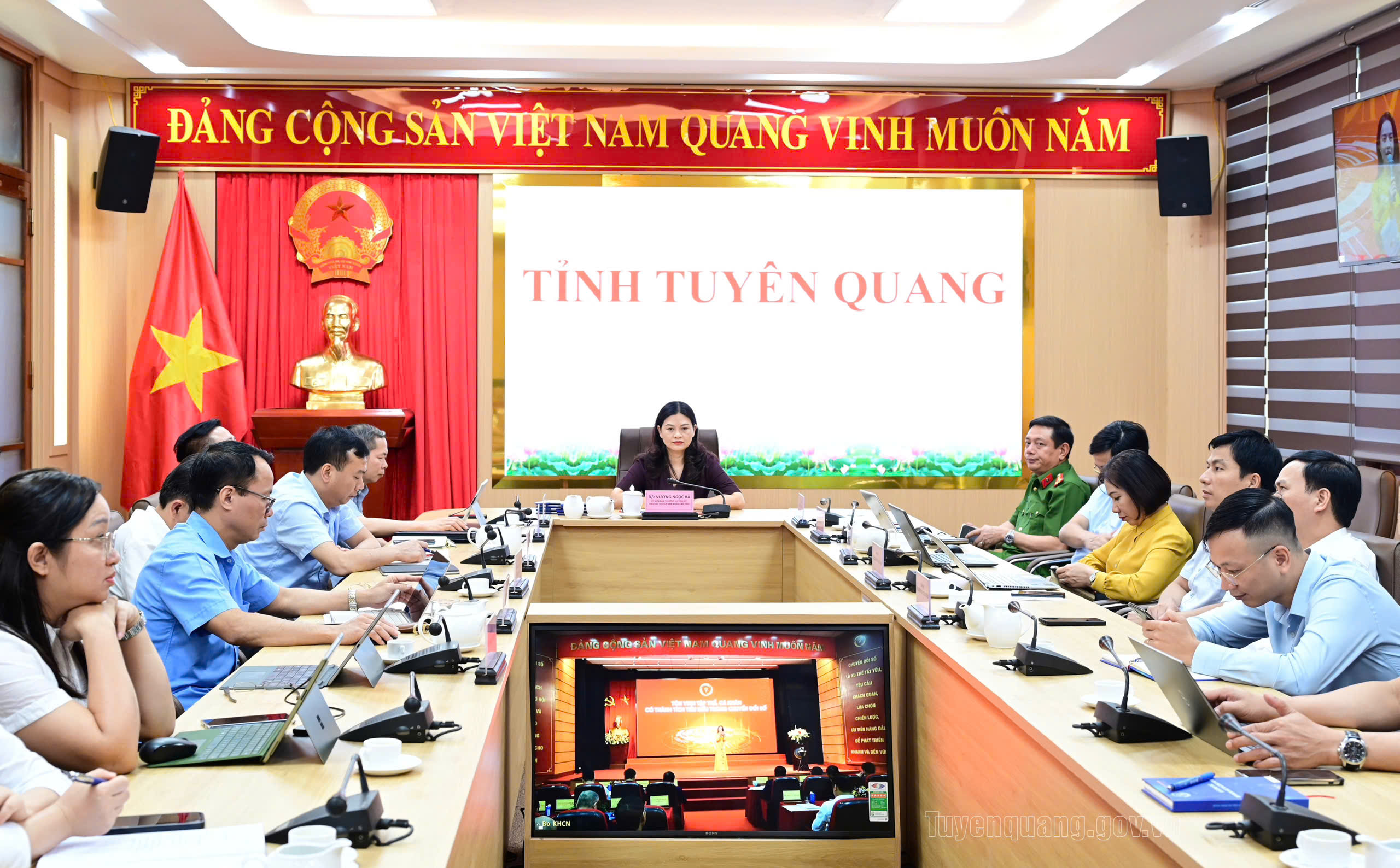 "Chuyển đổi số: Nhanh hơn - hiệu quả hơn - gần dân hơn"