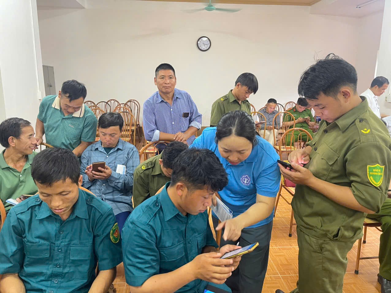 ĐẨY MẠNH TRUYỀN THÔNG CHÍNH SÁCH BHXH, BHYT TẠI XÃ LÙNG TÁM