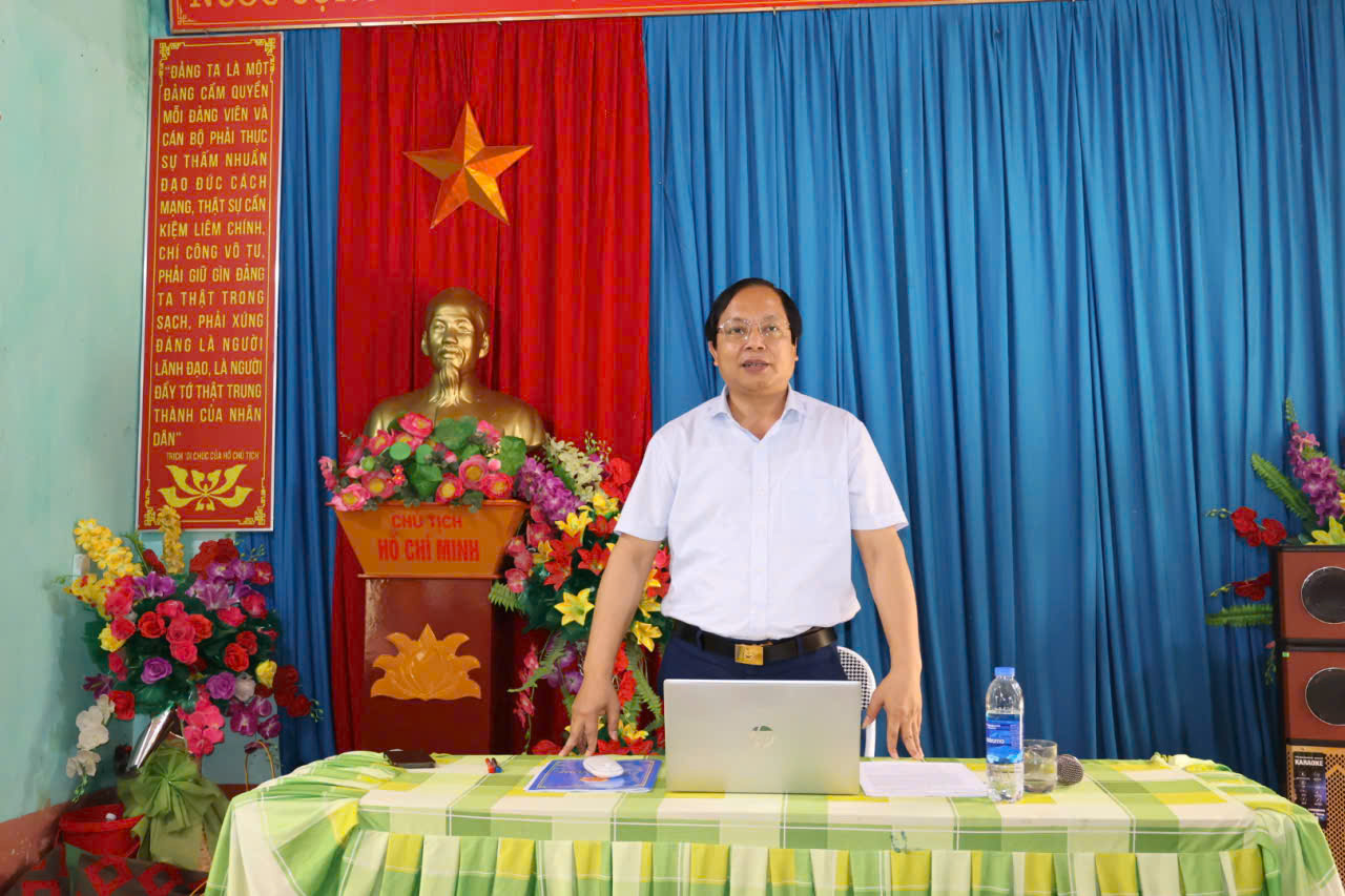 UBND xã Vĩnh Tuy tổ chức đối thoại với Nhân dân về hoạt động khai thác, vận chuyển cát, sỏi