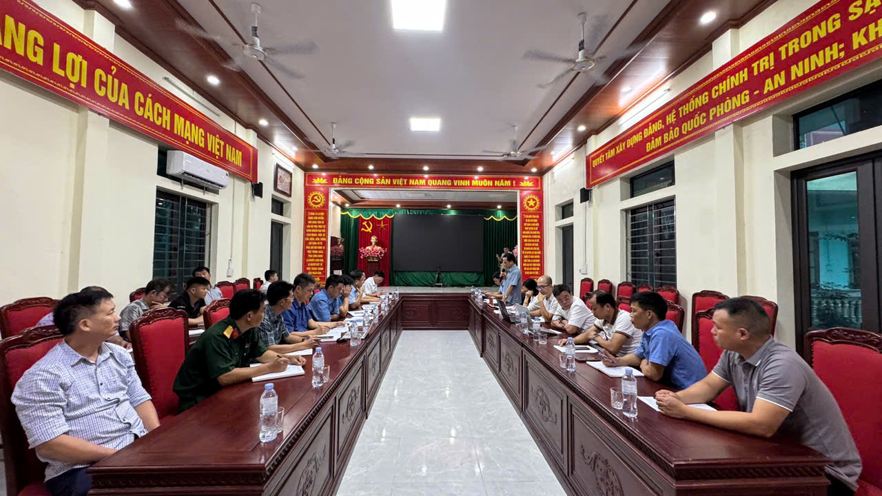 ĐOÀN CÔNG TÁC LIÊN NGÀNH TỈNH QUYÊN QUANG KIỂM TRA, ĐÁNH GIÁ THIỆT HẠI DO MƯA LŨ TẠI XÃ XUÂN GIANG