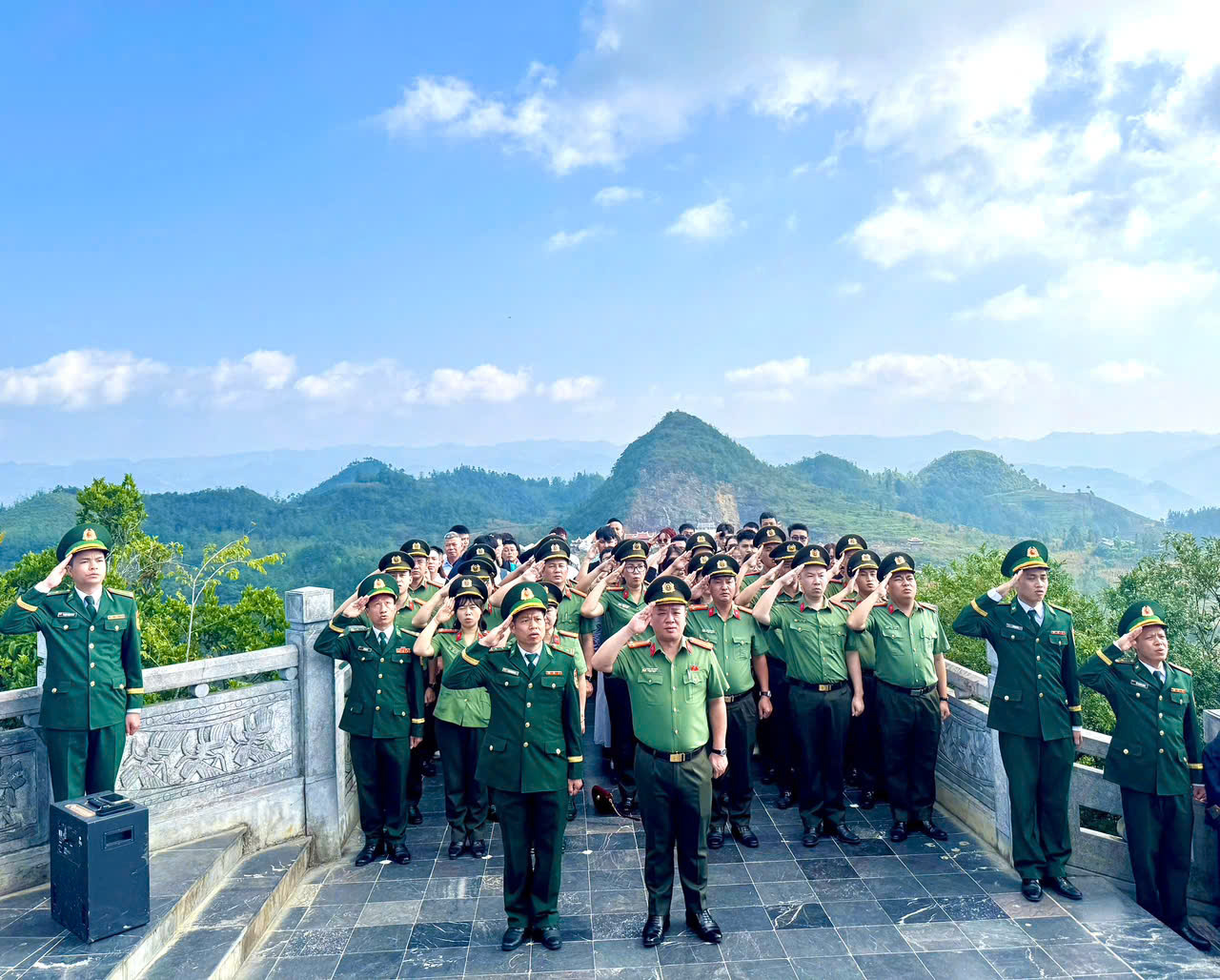THIÊNG LIÊNG LŨNG CÚ – LAN TỎA TÌNH QUÂN DÂN