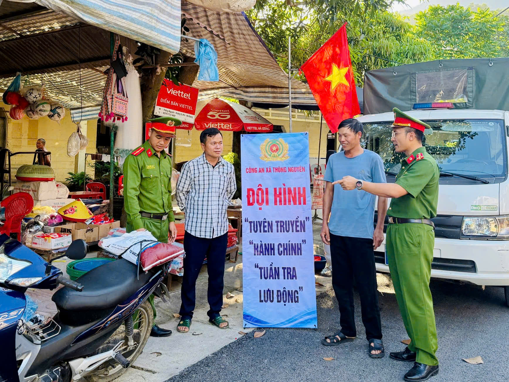 CÔNG AN XÃ THÔNG NGUYÊN: KẾT HỢP AI VÀ HÀNH CHÍNH LƯU ĐỘNG, NÂNG CAO HIỆU QUẢ TUYÊN TRUYỀN PHÁP LUẬT