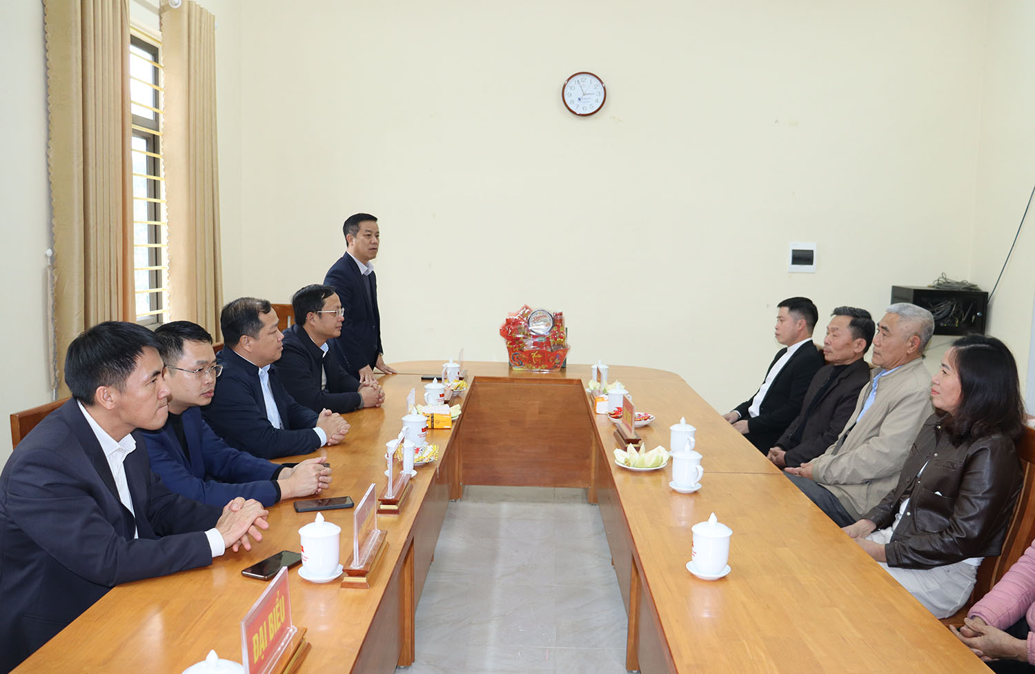 GIÁO XỨ LỰC TIẾN ĐẾN THĂM, CHÚC TẾT CÁN BỘ, CÔNG CHỨC XÃ LỰC HÀNH