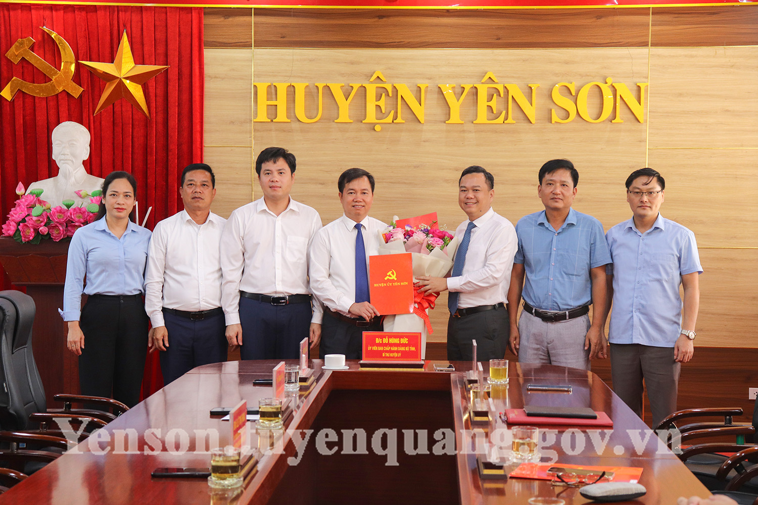 Huyện ủy Yên Sơn công bố Quyết định nghỉ hưu đối với đồng chí Trưởng ban Tuyên giáo và Dân vận Huyện ủy