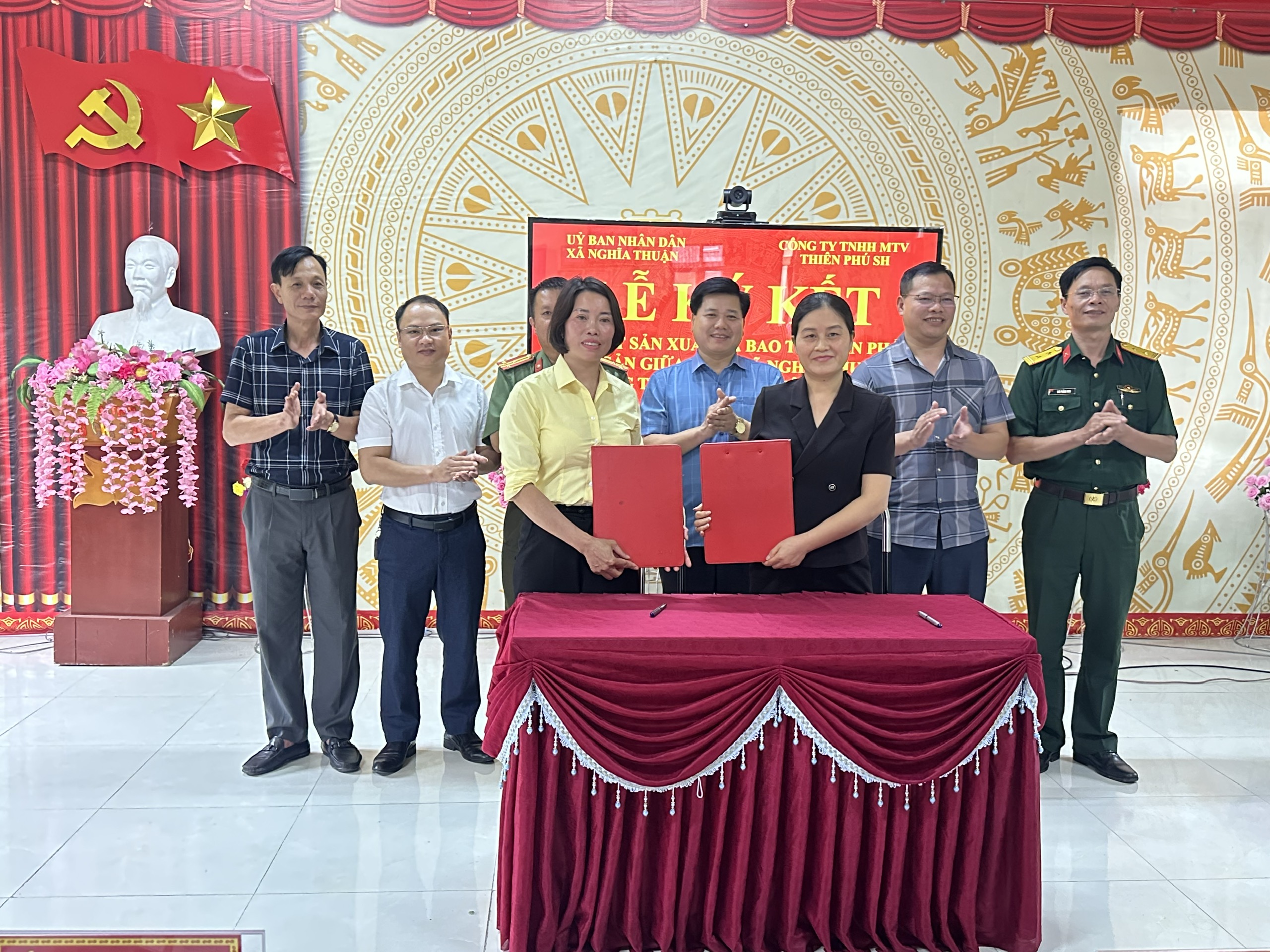 Xã Nghĩa Thuận ký kết liên kết sản xuất và bao tiêu nông sản với Công ty TNHH MTV Thiên Phú SH