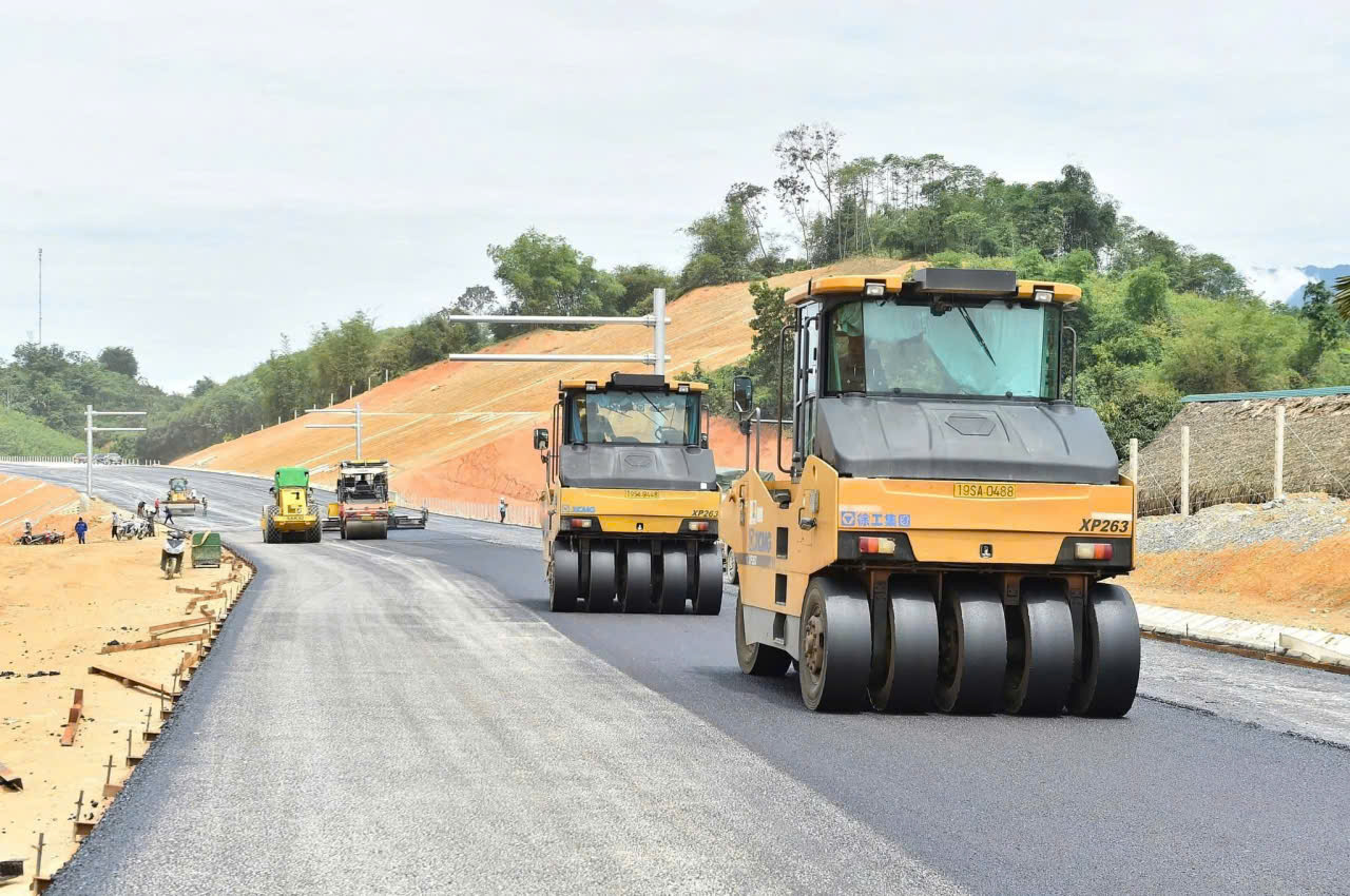 Tuyên Quang tăng tốc đầu tư hạ tầng, thúc đẩy kinh tế nhà nước phát triển hiện đại, bền vững