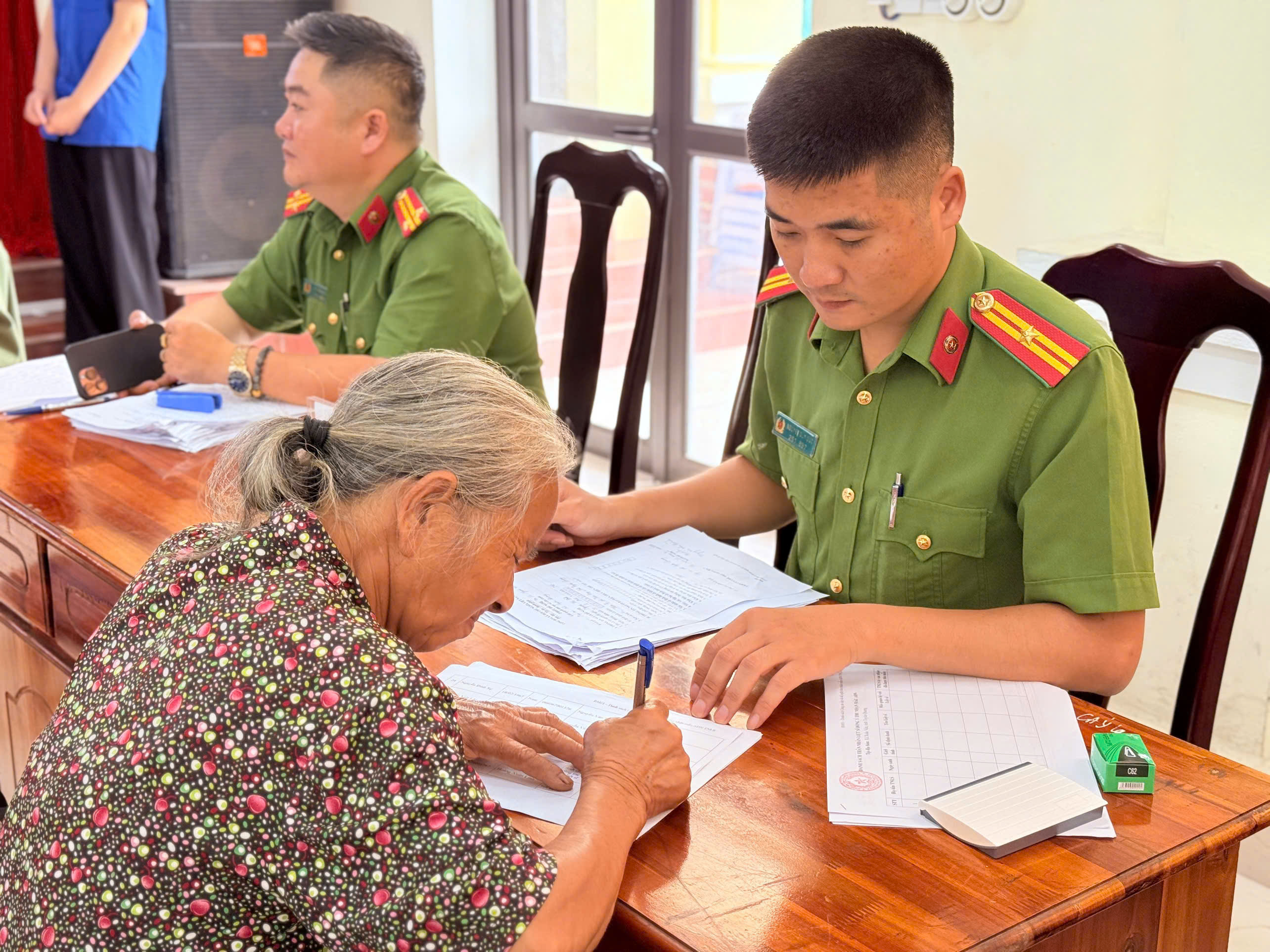 GIỮ BÌNH YÊN TỪ LÒNG DÂN