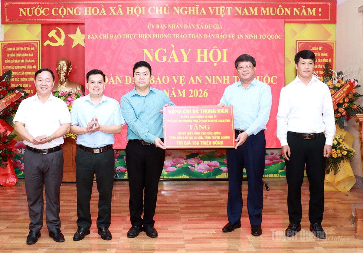 Phó Chủ tịch Thường trực Ủy ban MTTQ tỉnh Hà Trung Kiên dự Ngày hội Toàn dân bảo vệ an ninh Tổ quốc tại xã Du Già