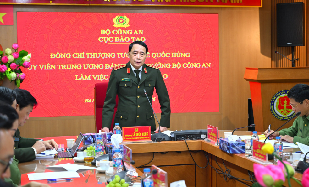 GƯƠNG MẪU ĐI ĐẦU THỰC HIỆN NGHỊ QUYẾT 71 CỦA BỘ CHÍNH TRỊ VỀ “ĐỘT PHÁ PHÁT TRIỂN GIÁO DỤC VÀ ĐÀO TẠO”