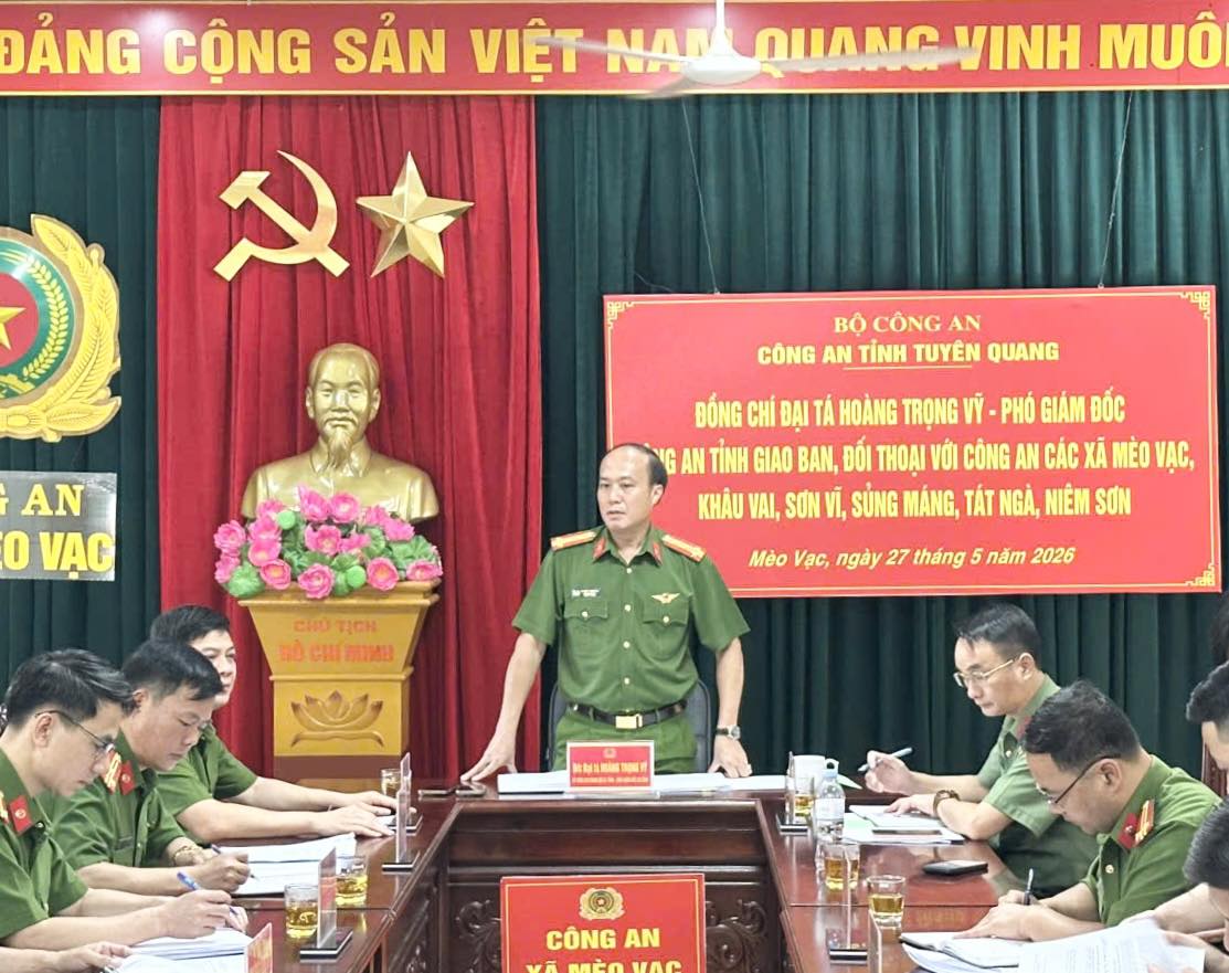 LÃNH ĐẠO CÔNG AN TỈNH GIAO BAN VỚI CÔNG AN CÁC XÃ VÙNG CAO