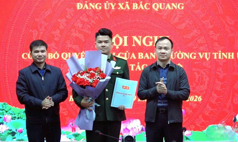 Công bố quyết định của BTV Tỉnh ủy về công tác cán bộ