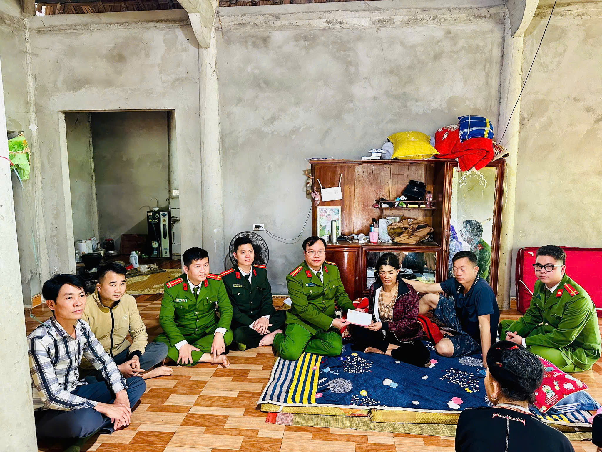 THIẾT THỰC THỰC HIỆN PHƯƠNG CHÂM “GẦN DÂN LÀ THƯỚC ĐO” 