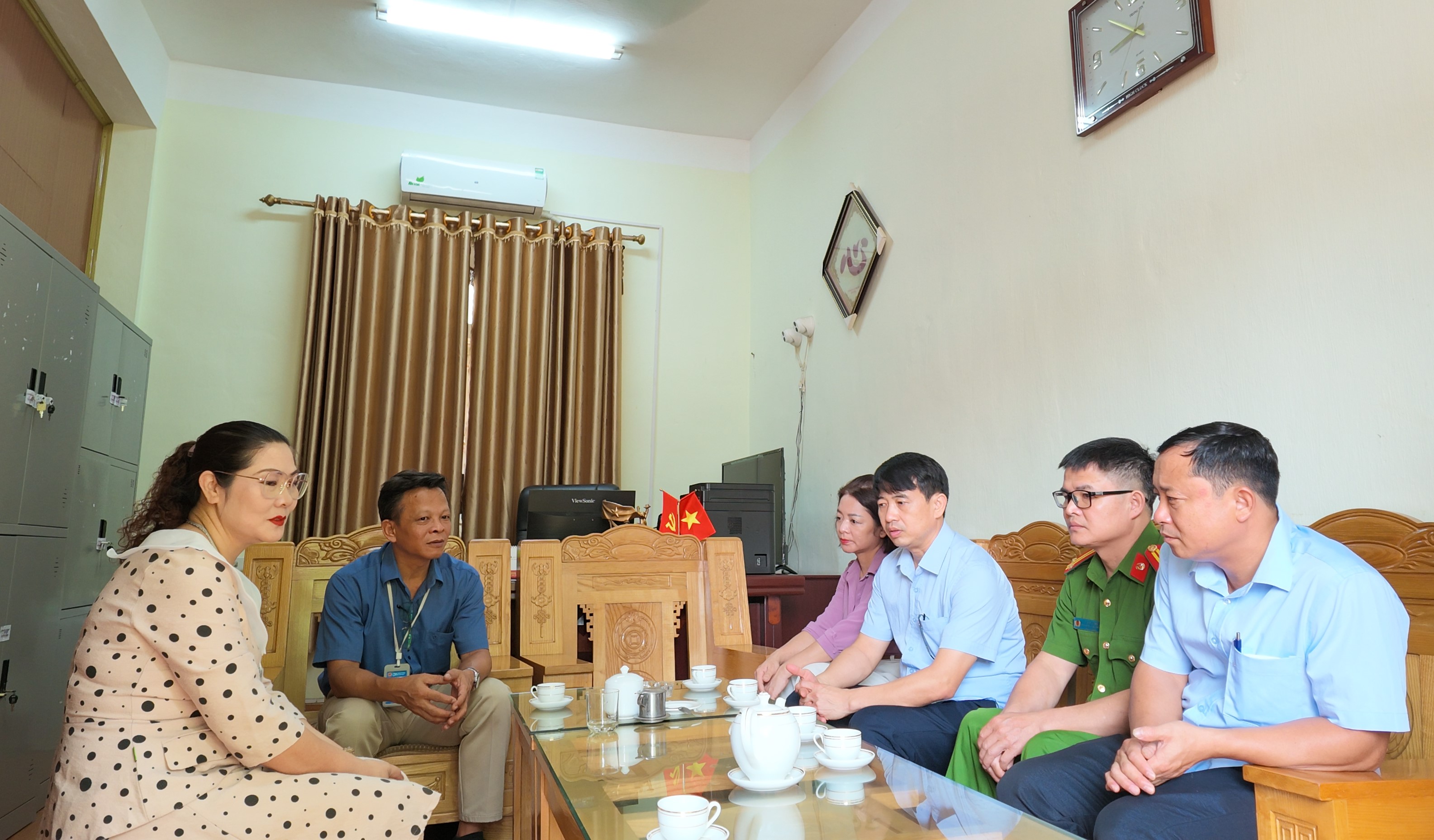 Lãnh đạo xã Linh Hồ kiểm tra công tác chuẩn bị kỳ thi tốt nghiệp THPT năm 2026.