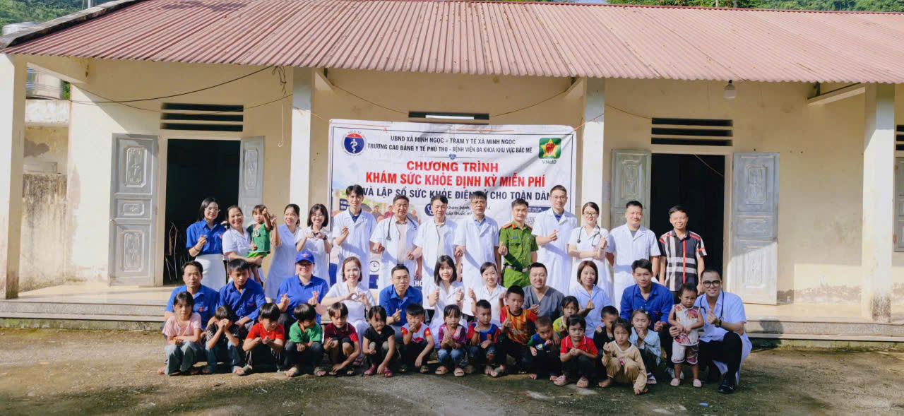 XÃ MINH NGỌC TIẾP TỤC TỔ CHỨC KHÁM SỨC KHỎE, TƯ VẤN VÀ CẤP PHÁT THUỐC MIỄN PHÍ CHO NHÂN DÂN
