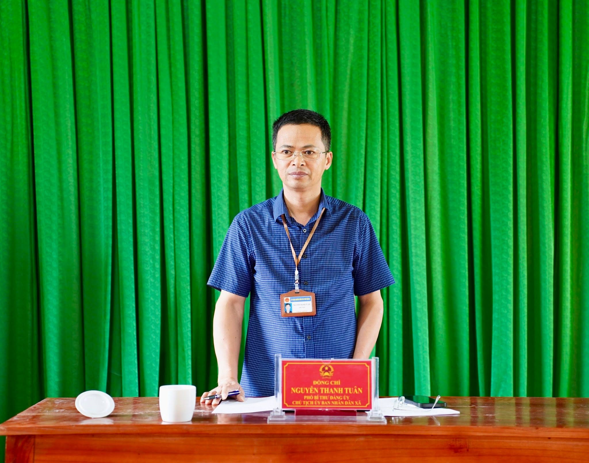 ĐỒNG CHÍ NGUYỄN THANH TUÂN LÀM VIỆC VỚI CHI BỘ THÔN PHỐ CÁO