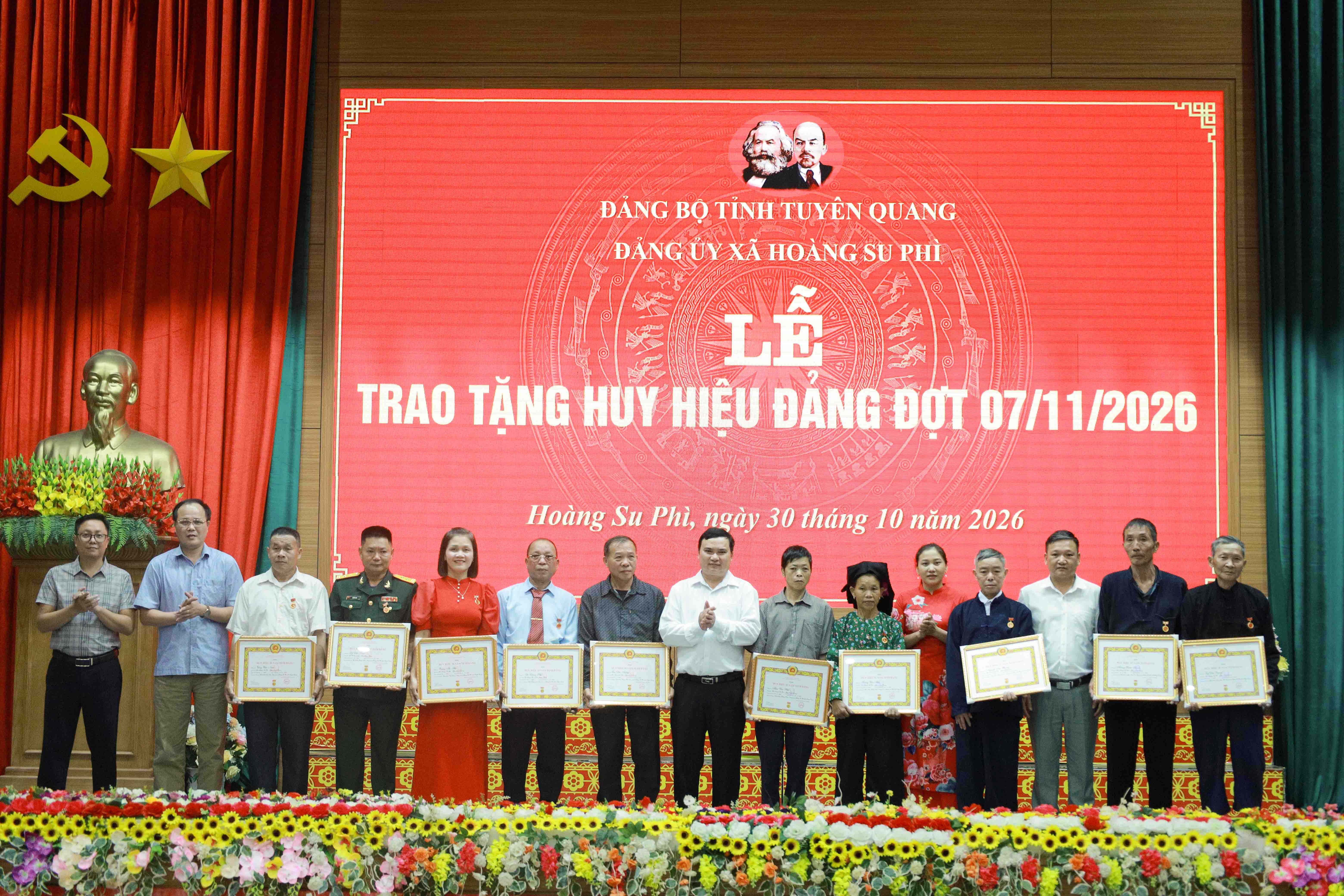 Lễ Trao tặng Huy hiệu Đảng đợt 07/11/2026