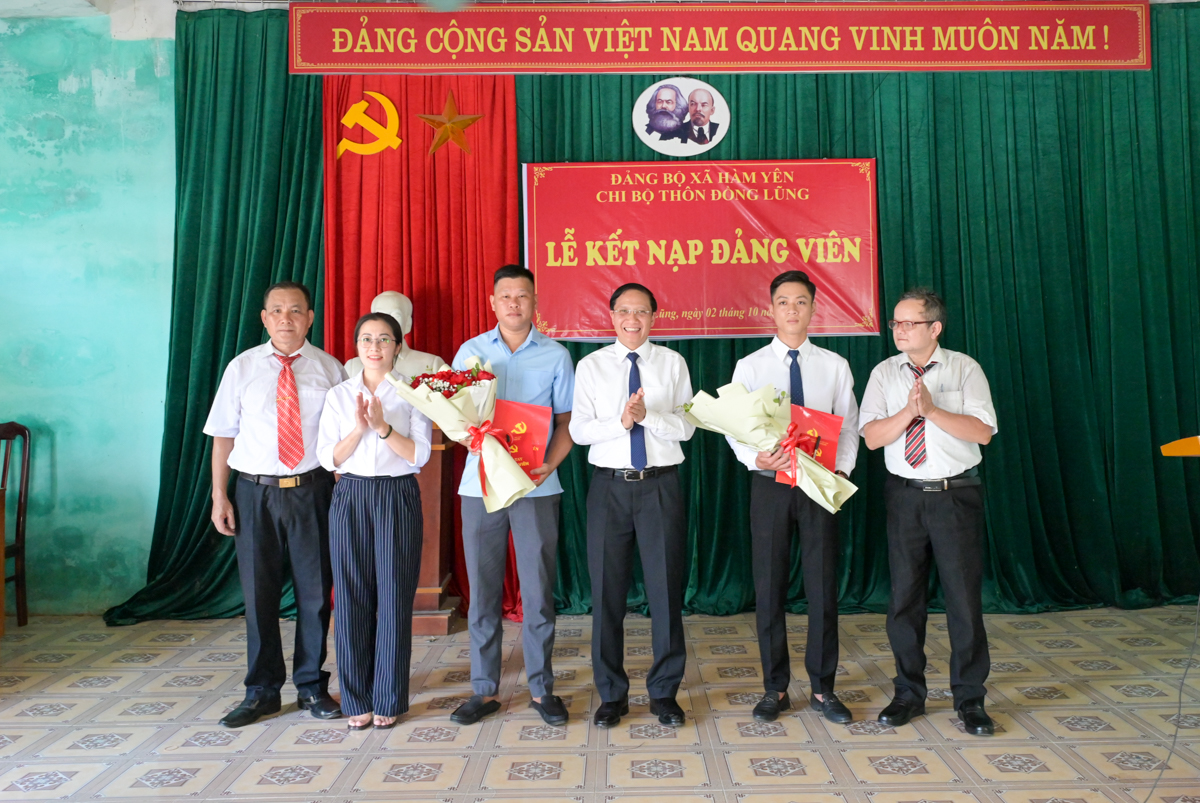 Hàm Yên quyết tâm hoàn thành chỉ tiêu kết nạp 62 đảng viên trong tháng 10