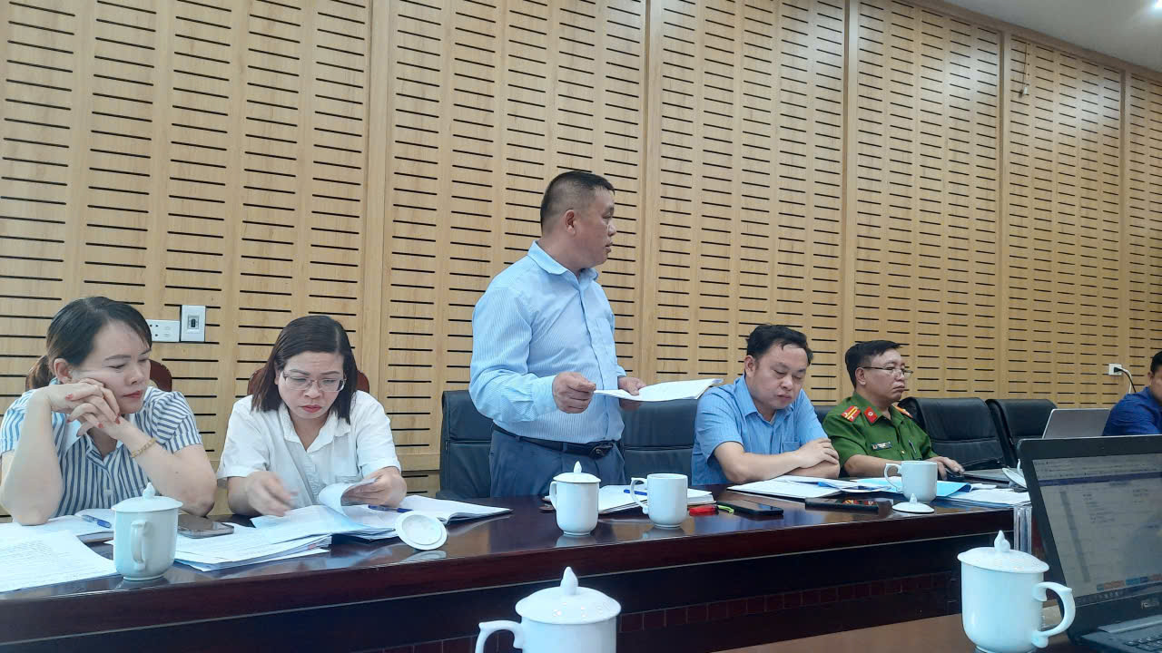 ảnh họp th&aacute;ng 4.jpg