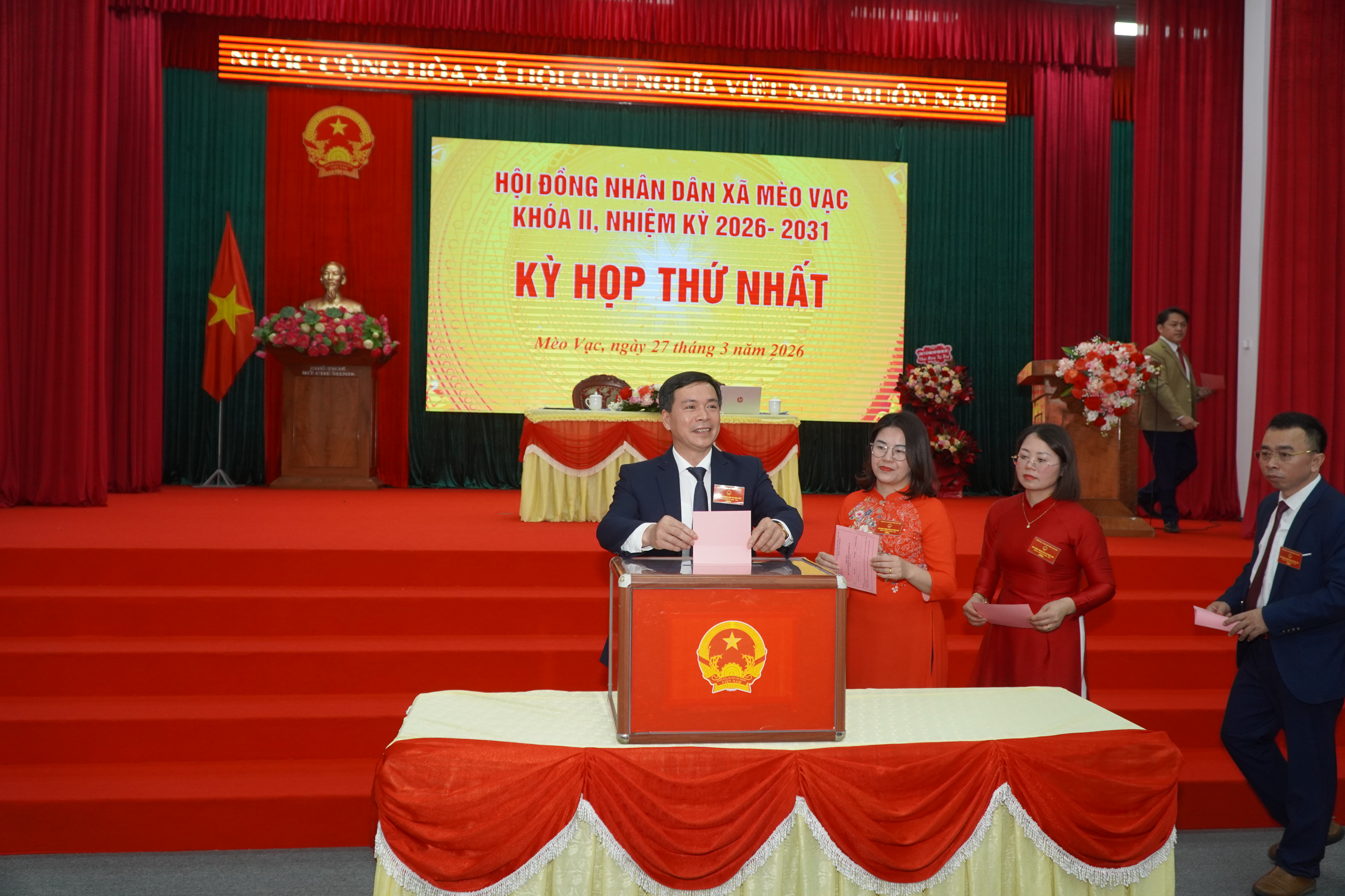 Kỳ họp thứ nhất HĐND xã Mèo Vạc khóa II, nhiệm kỳ 2026–2031: Kiện toàn bộ máy chính quyền địa phương