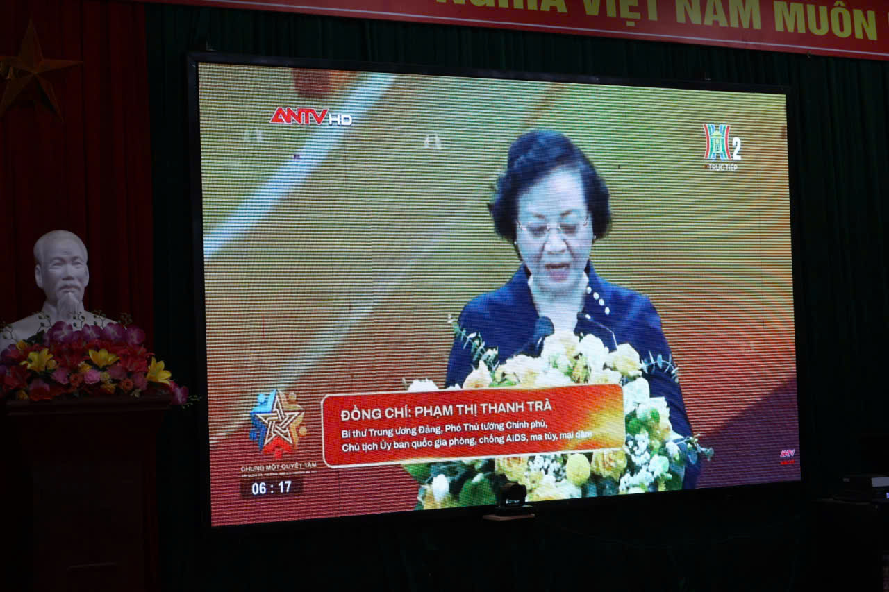 Mít tinh TW.jpg
