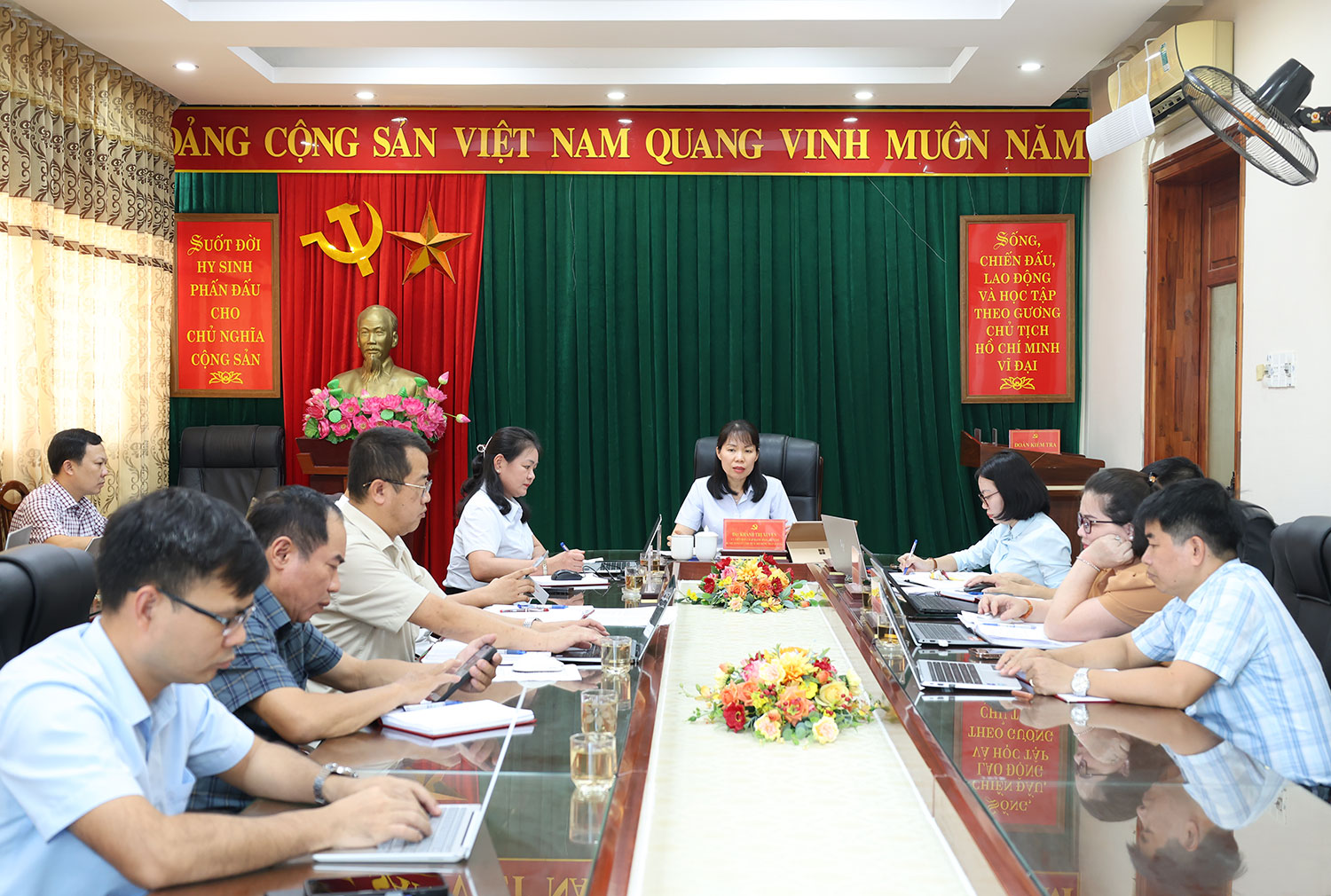 Họp Thường trực HĐND xã kỳ tháng 7/2026