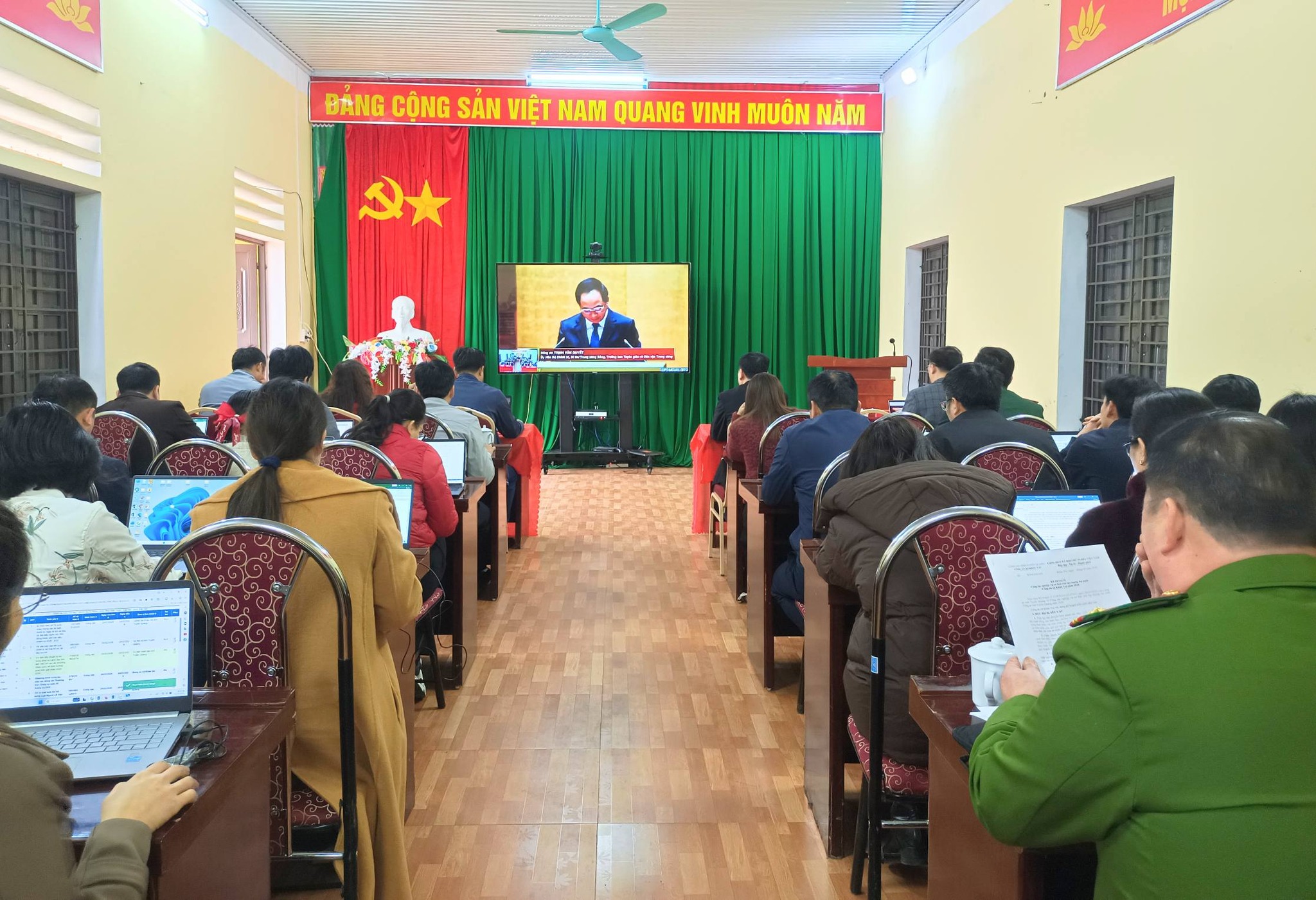 Hội nghị toàn quốc quán triệt Nghị quyết số 79 và 80 của Bộ Chính trị