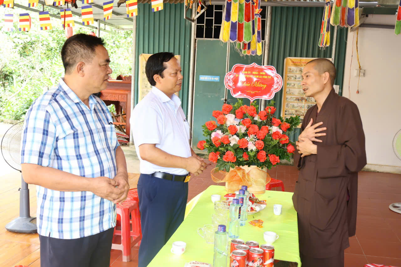 Tăng qu&agrave; t Kh Niếng1.jpg