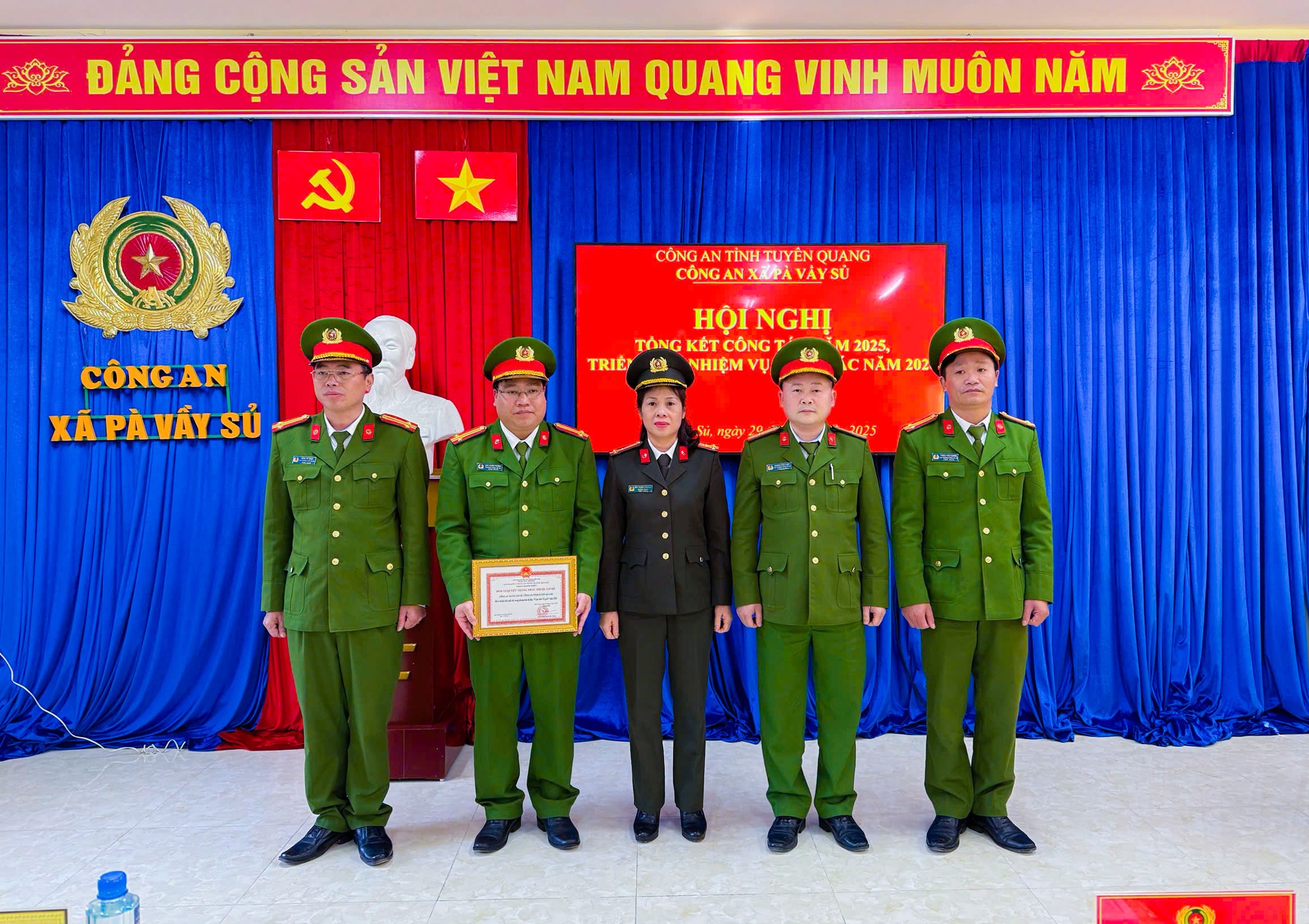 Công an xã Pà Vầy Sủ tổ chức hội nghị tổng kết năm 2025, triển khai phương hướng nhiệm vụ năm 2026