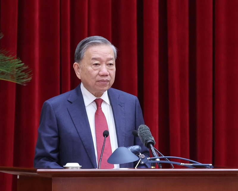 Party leader calls for consensus on development vision at 13th Party Central Committee's 14th plenum