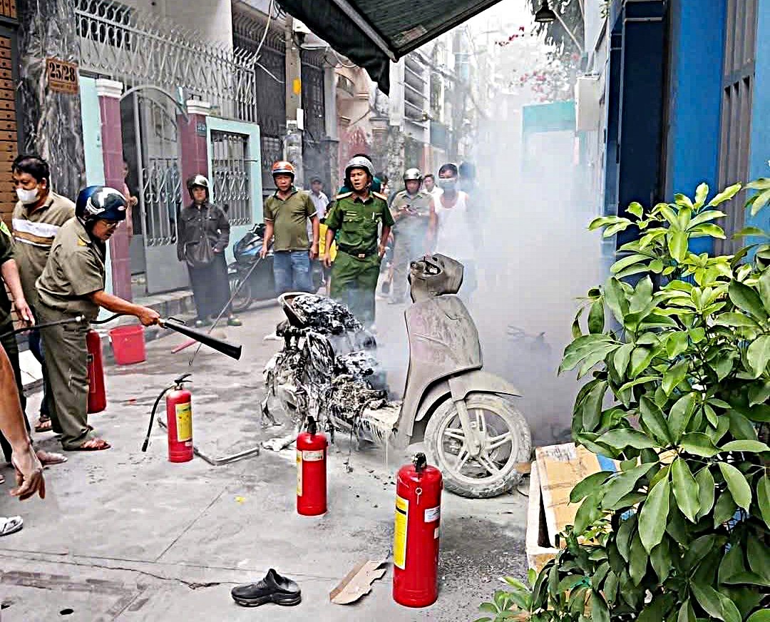 Nguy cơ cháy nổ xe điện trong cao điểm nắng nóng