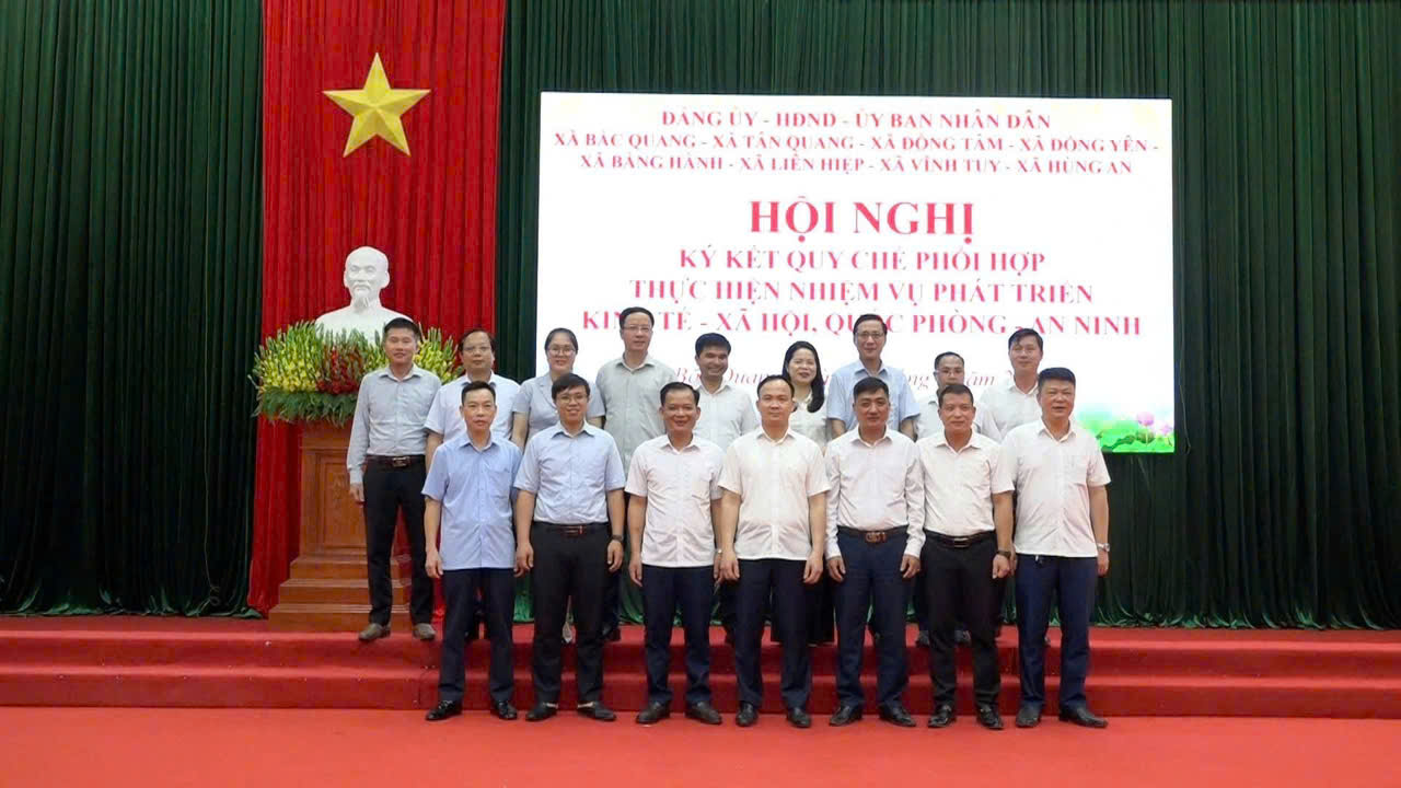 HN k&yacute; kết 8 x&atilde; chup LN.jpg