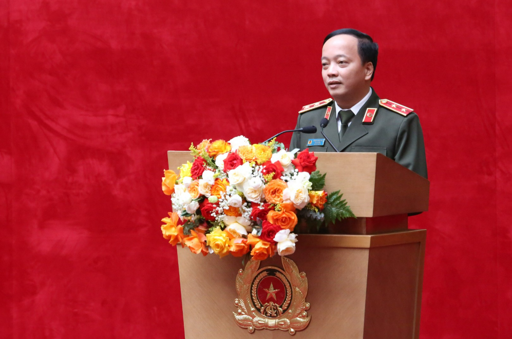 LỰC LƯỢNG CÔNG AN NHÂN DÂN TIÊN PHONG TRONG THỰC HIỆN CHUYỂN ĐỔI XANH, GÓP PHẦN XÂY DỰNG ĐẤT NƯỚC PHÁT TRIỂN BỀN VỮNG