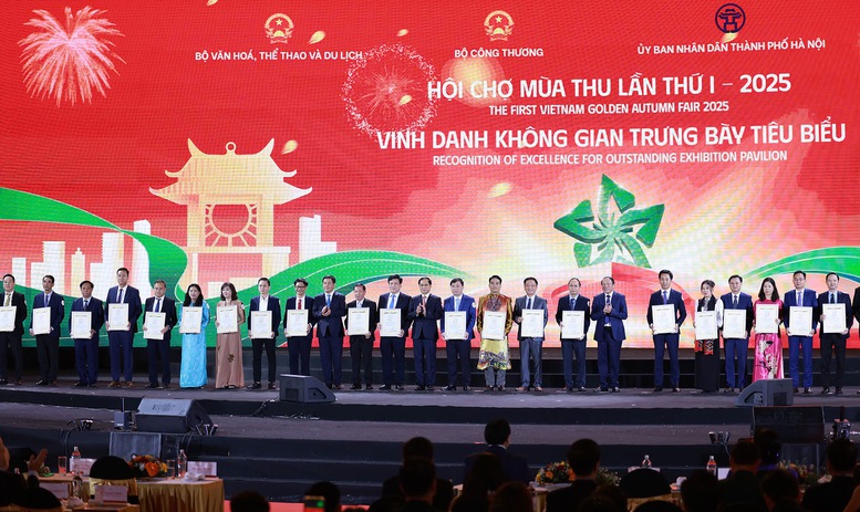 Thủ tướng: Tổ chức chuỗi sự kiện xúc tiến thương mại - đầu tư - văn hóa quốc gia, mang tầm vóc quốc tế