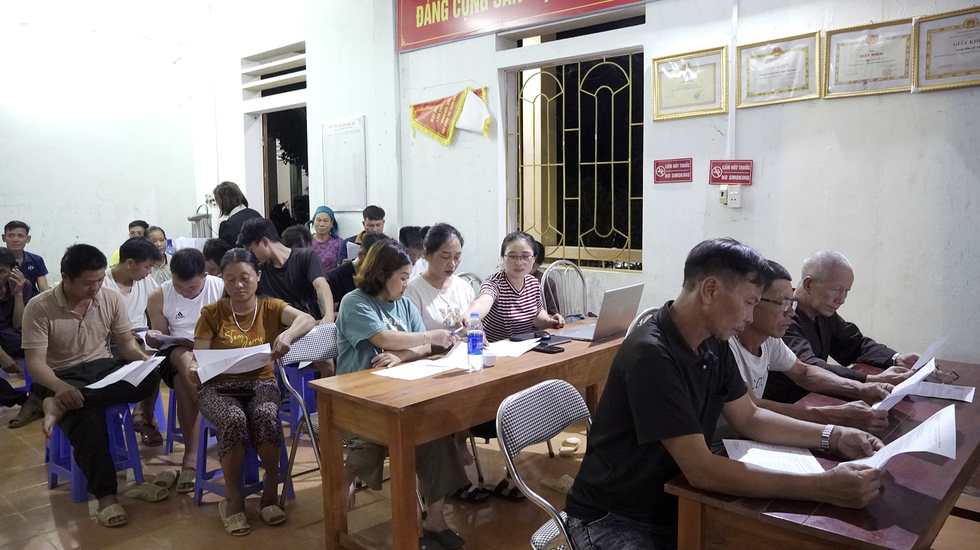 lấy &yacute; kiếm s&aacute;p nhập th&ocirc;n cốc cọc (2).jpg
