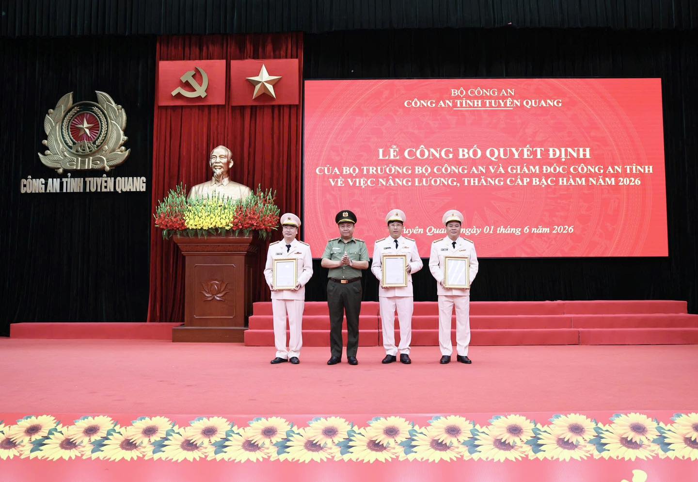 CÔNG BỐ QUYẾT ĐỊNH THĂNG CẤP BẬC HÀM, NÂNG BẬC LƯƠNG CAND NĂM 2026