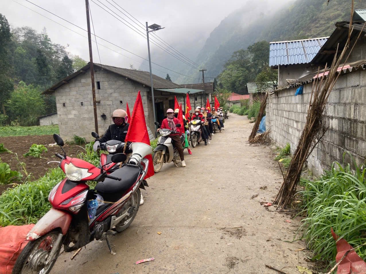HỘI LIÊN HIỆP PHỤ NỮ XÃ PHỐ BẢNG TÍCH CỰC TUYÊN TRUYỀN, CỔ ĐỘNG CHÀO MỪNG CUỘC BẦU CỬ ĐẠI BIỂU QUỐC HỘI VÀ HĐND CÁC CẤP