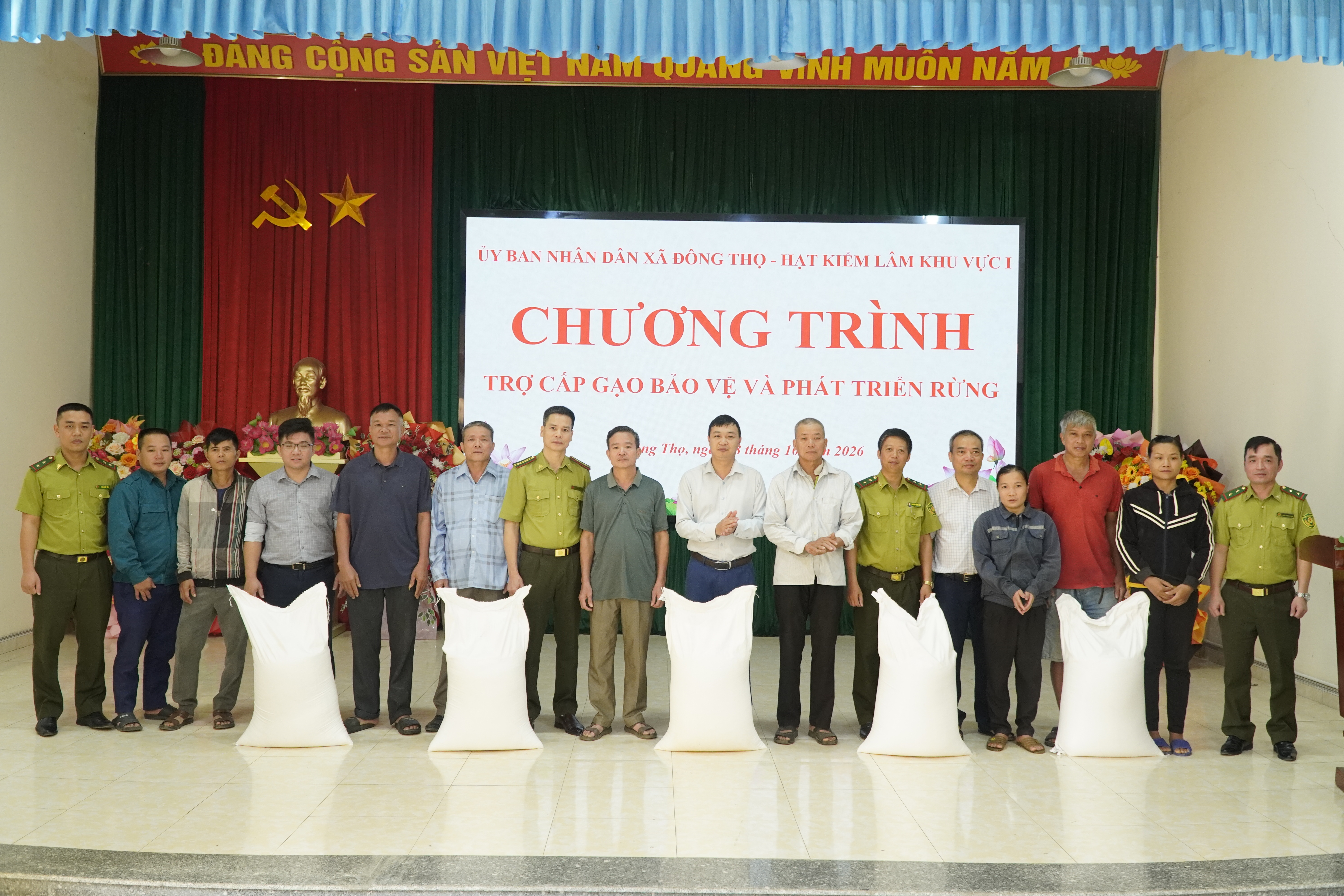 Đông Thọ cấp phát gần 4 tấn gạo hỗ trợ bảo vệ và phát triển rừng