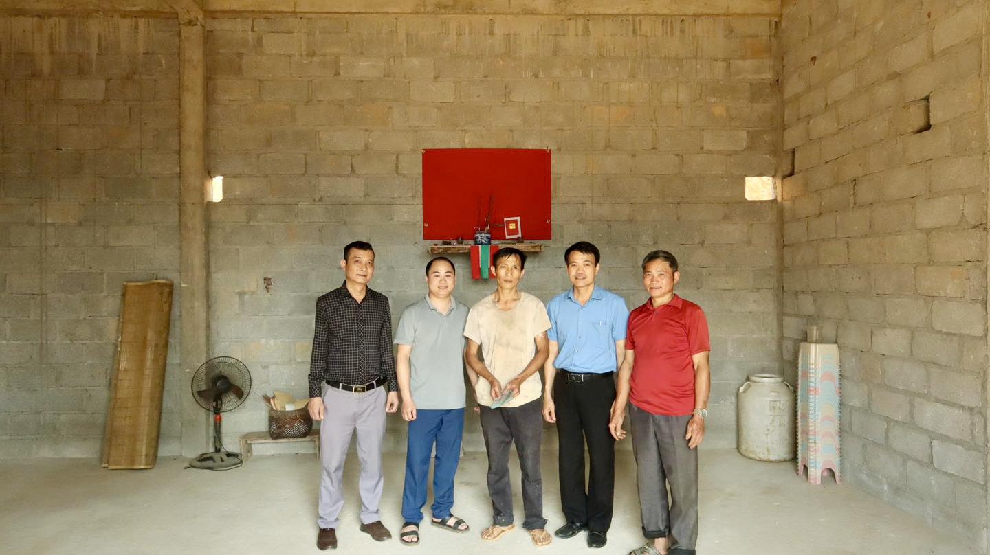 TỔ CHỨC TRẺ EM RỒNG XANH HỖ TRỢ KINH PHÍ XÂY DỰNG NHÀ Ở CHO CÁC HỘ GIA ĐÌNH KHÓ KHĂN TẠI THÔN NÀ ẢM