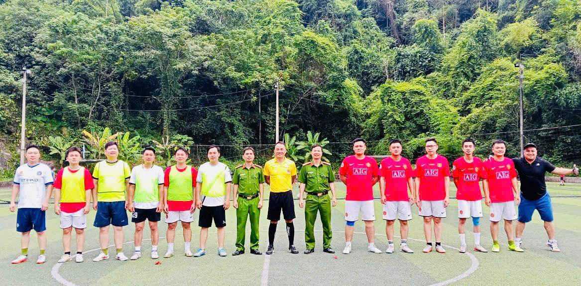 CÔNG AN PHƯỜNG HÀ GIANG 2 SÔI NỔI GIẢI BÓNG ĐÁ NAM CHÀO MỪNG 81 NĂM NGÀY TRUYỀN THỐNG CÔNG AN NHÂN DÂN