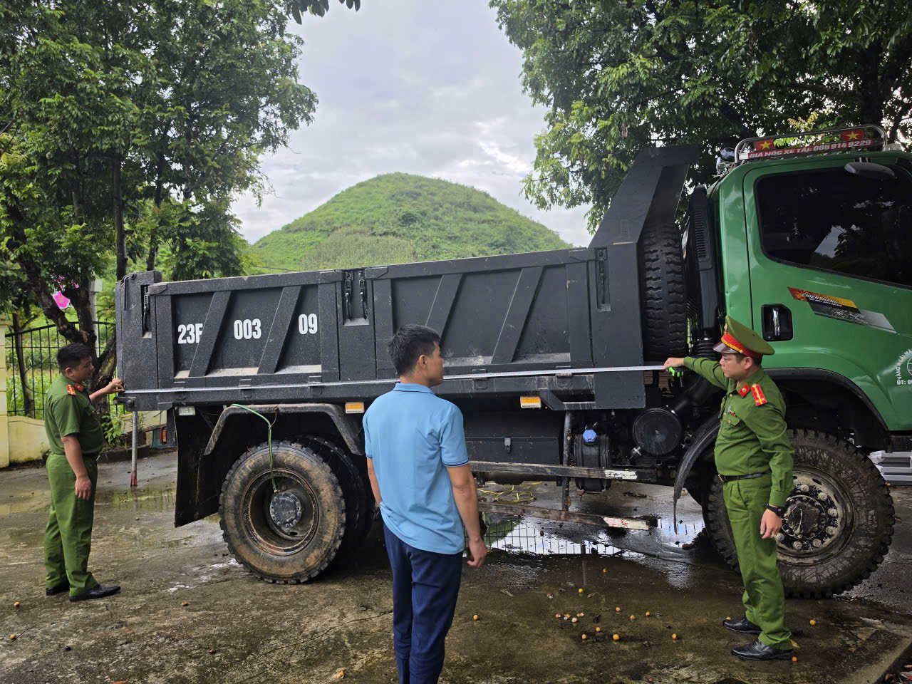 CÔNG AN XÃ MẬU DUỆ TRIỂN KHAI RÀ SOÁT, CHUẨN HÓA THÔNG TIN PHƯƠNG TIỆN TRÊN ĐỊA BÀN
