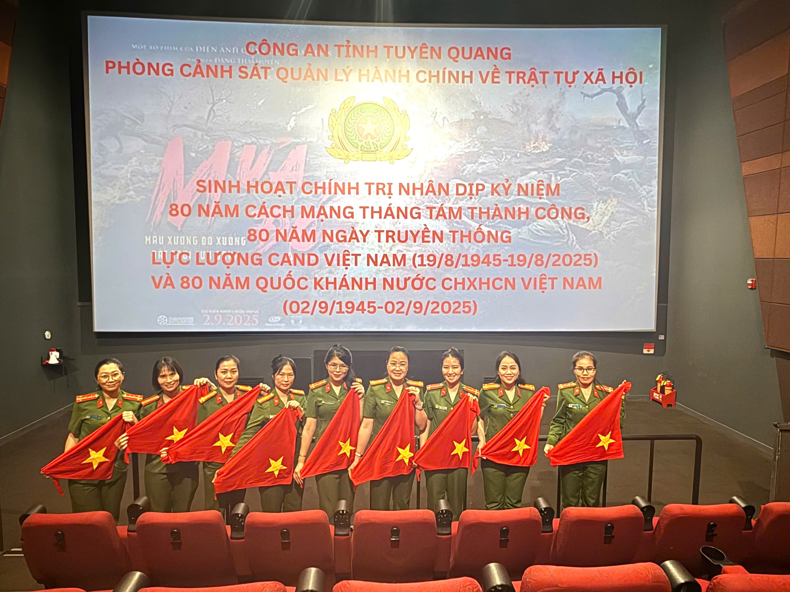 Tổ chức sinh hoạt chính trị nhân kỷ niệm 80 năm Cách mạng Tháng Tám thành công  và Quốc khánh nước Cộng hòa xã hội chủ nghĩa Việt Nam 