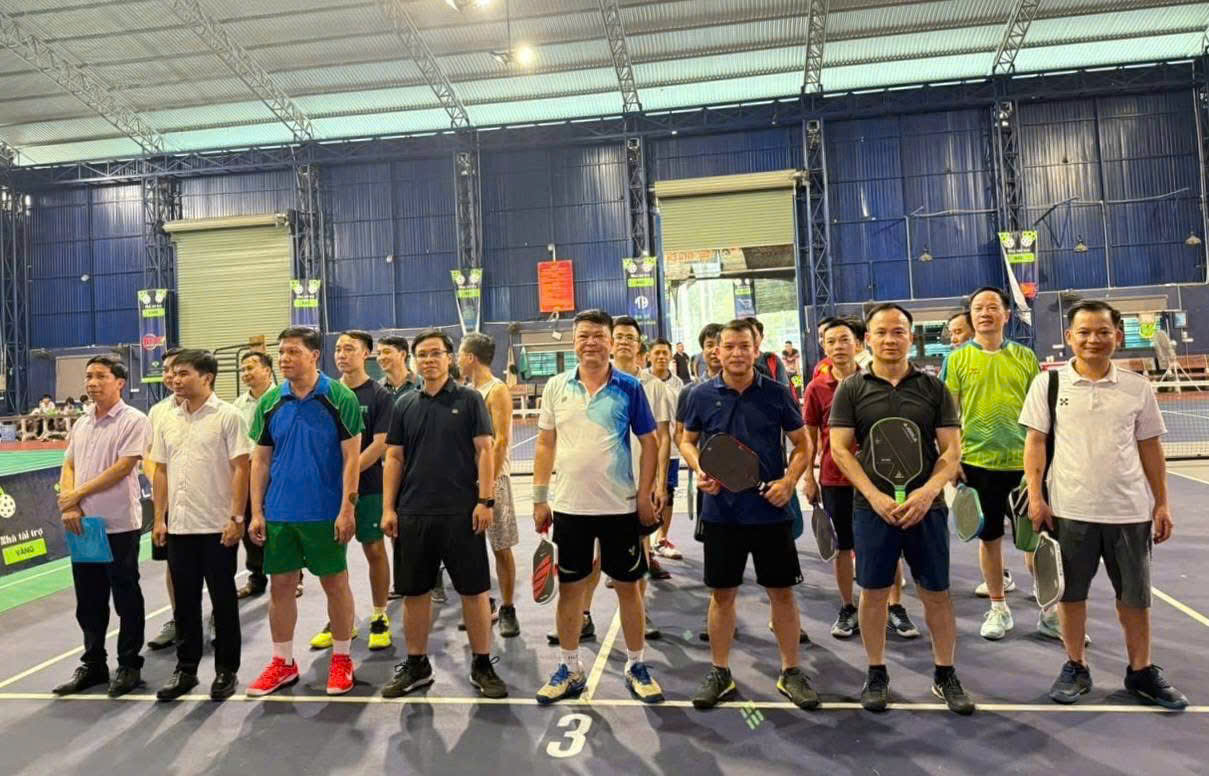 HN k&yacute; kết 8 x&atilde; pick..jpg