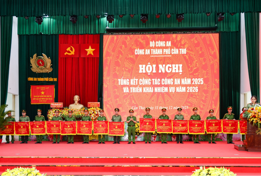 THỨ TRƯỞNG NGUYỄN VĂN LONG DỰ VÀ CHỈ ĐẠO TRIỂN KHAI NHIỆM VỤ NĂM 2026 CỦA CÔNG AN THÀNH PHỐ CẦN THƠ