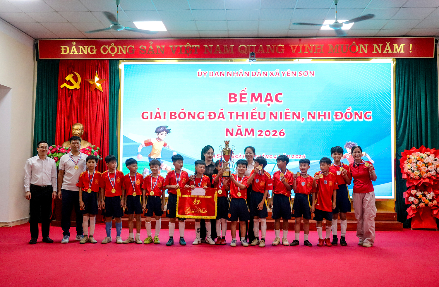 Bế mạc Giải Bóng đá Thiếu niên - Nhi đồng xã Yên Sơn năm 2026