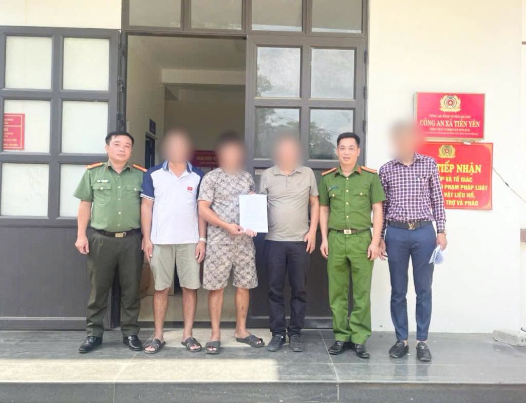 KỊP THỜI GIÚP NGƯỜI DÂN NHẬN LẠI GẦN 500 TRIỆU ĐỒNG CHUYỂN KHOẢN NHẦM