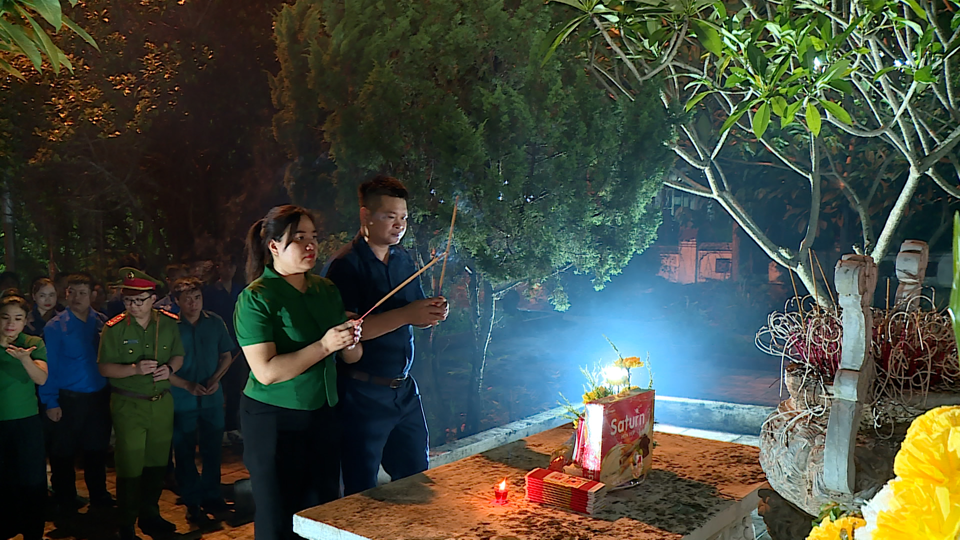 Nà Hang thắp nến tri ân các anh hùng liệt sĩ nhân kỷ niệm 78 năm ngày thương binh liệt sĩ (27/7/1947 - 27/7/2025).