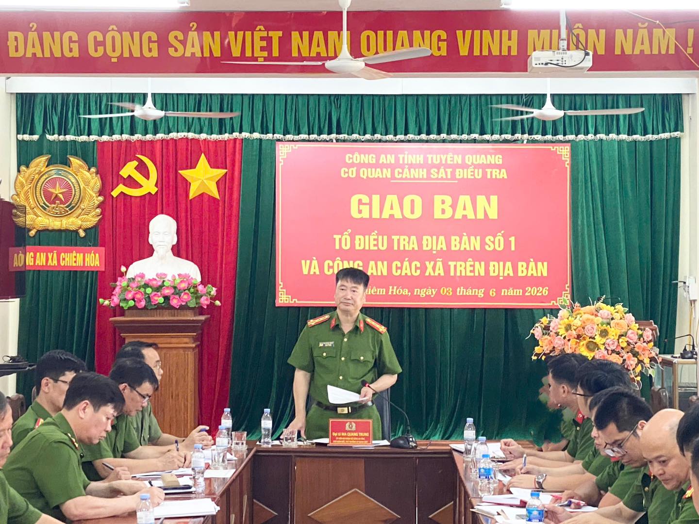 LÃNH ĐẠO CÔNG AN TỈNH GIAO BAN TỔ ĐIỀU TRA ĐỊA BÀN SỐ 1 VÀ CÔNG AN CÁC XÃ TRÊN ĐỊA BÀN